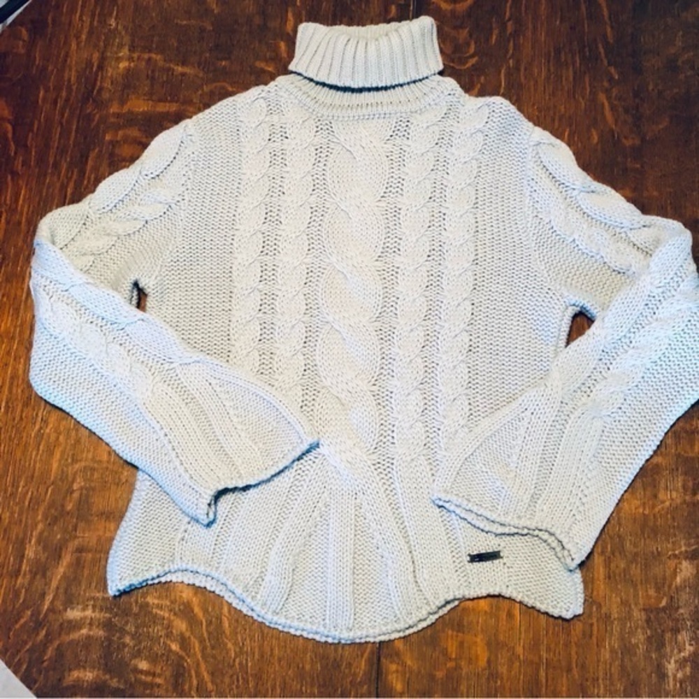 Italian wool blend turtleneck sweater. Light blue. Size large.